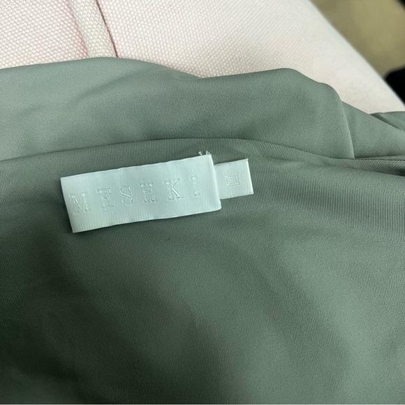 Meshki Sage Fitted Dress size medium - Picture 3 of 3